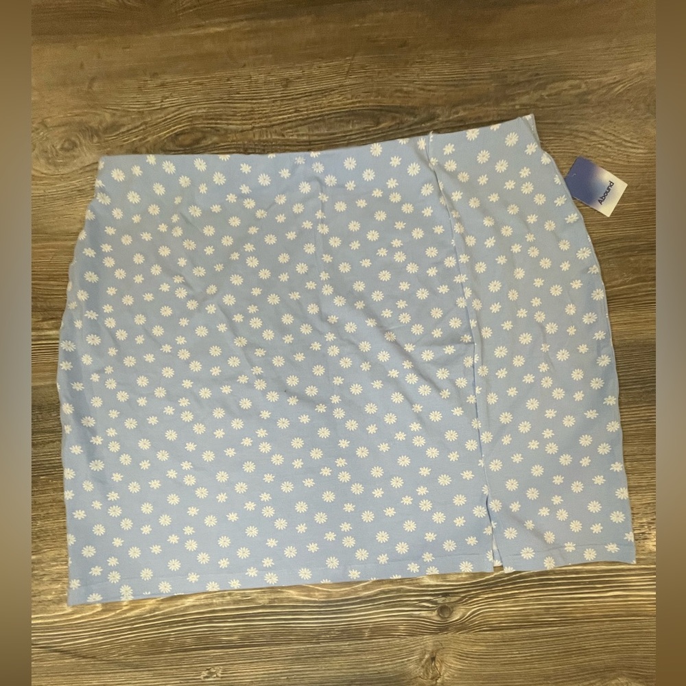 Daisy Floral Print Slit Front Mini Skirt, Blue, size 2XL